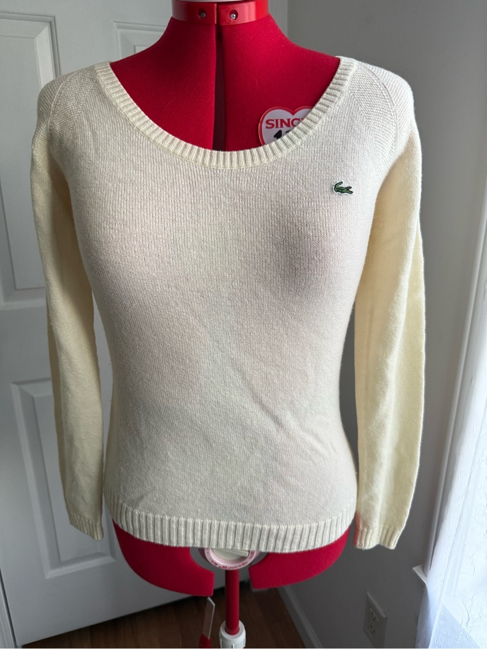 Vintage Lacoste Women's Cream Knit Scoopneck Sweater Size 38 (Small)